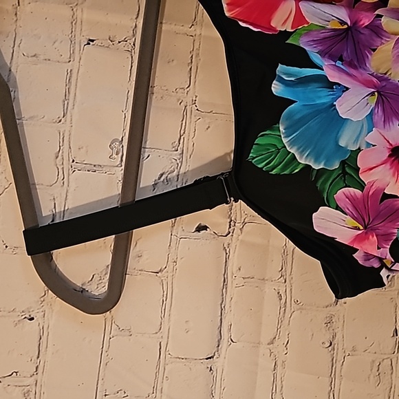 Bridgehampton swimsuit 🩱 - Picture 5 of 11